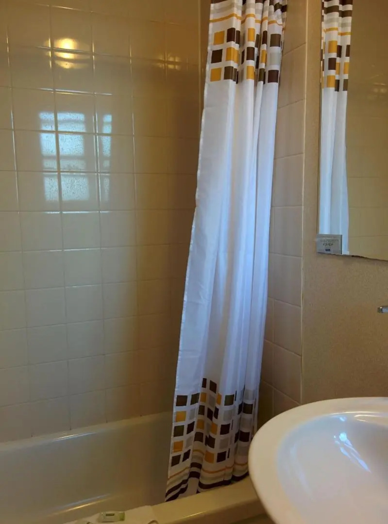 Royal Inn and Suites