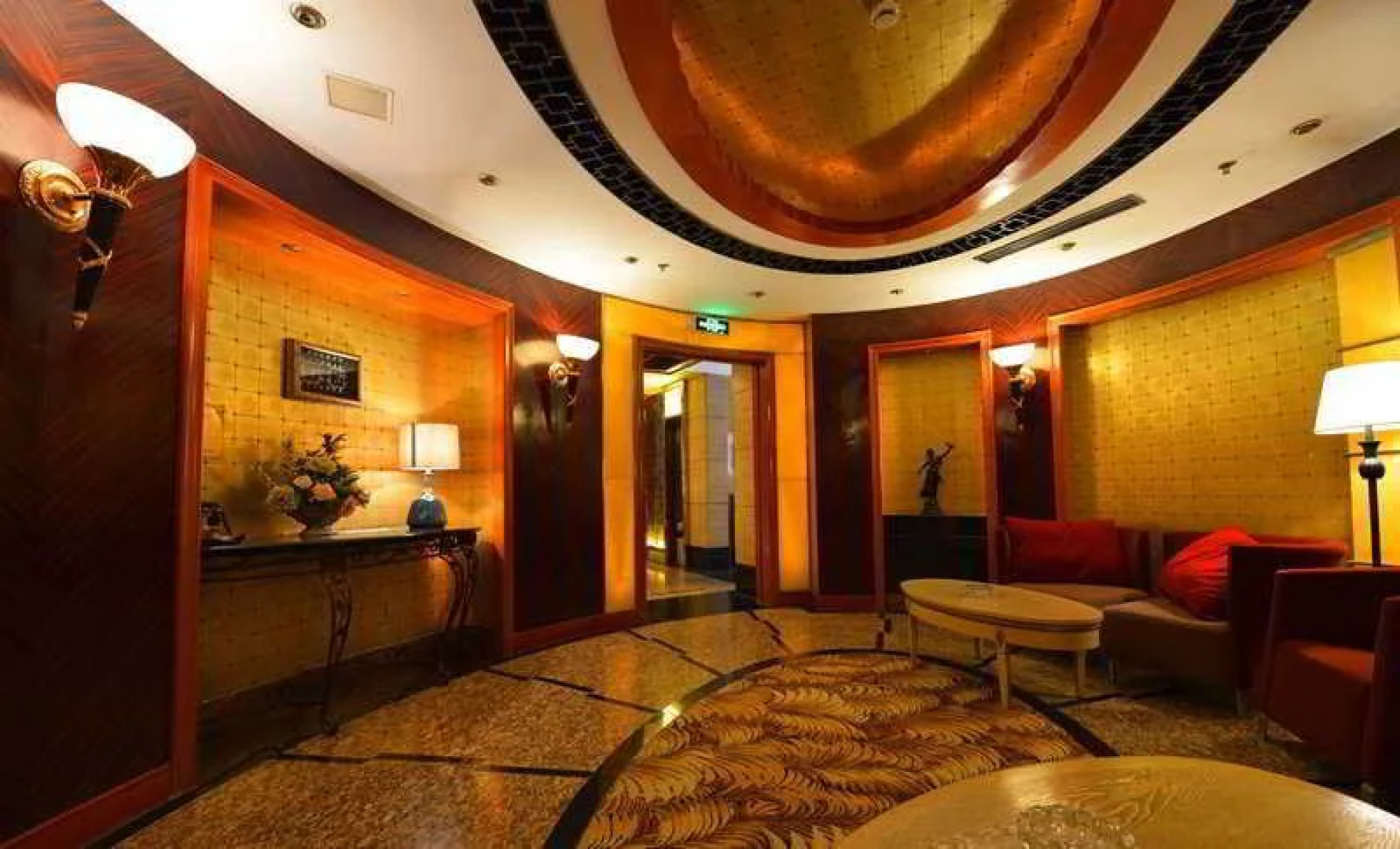 Manhattan Bund Business