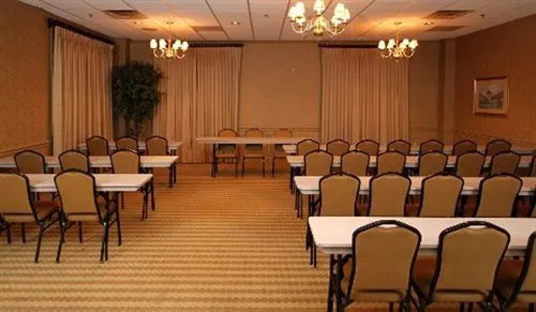 Elwood Hotel & Suites