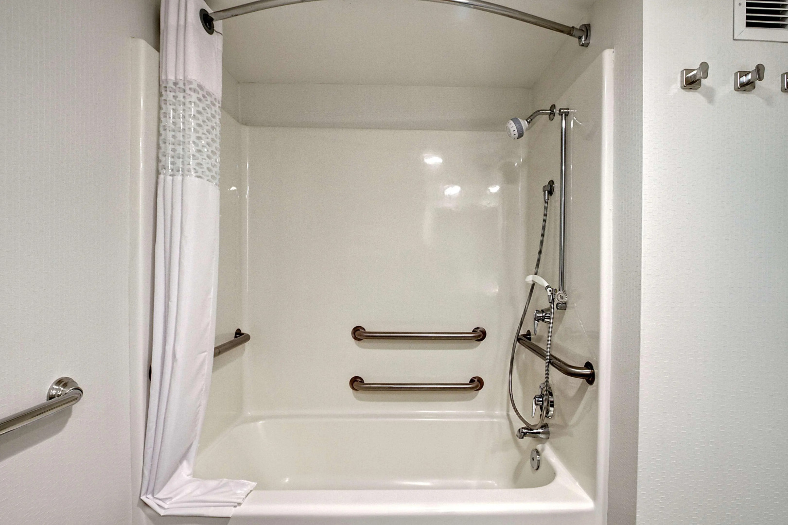 Hampton Inn & Suites Asheville Airport