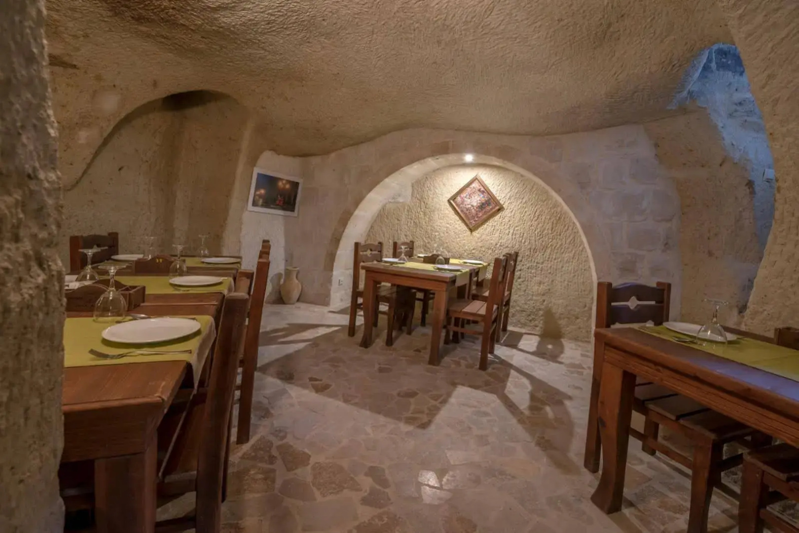 Sinasos Palace Cave Hotel