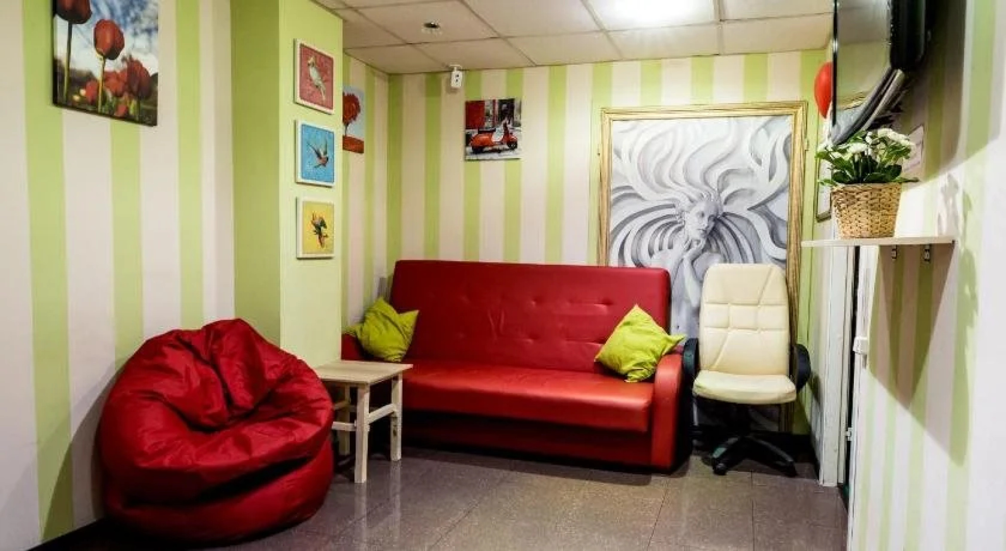 Raduzhny Hostel