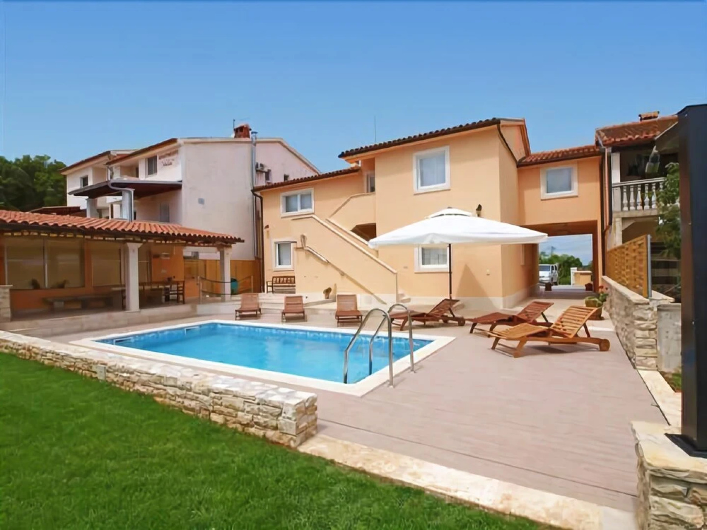 Holiday House Stinjan Licardo