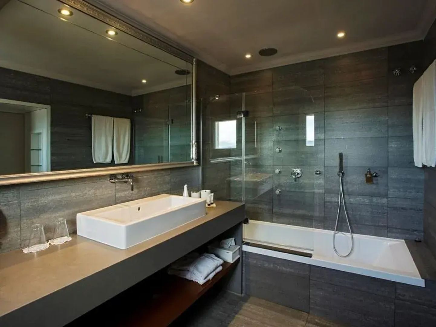 Montjuic Bed & Breakfast
