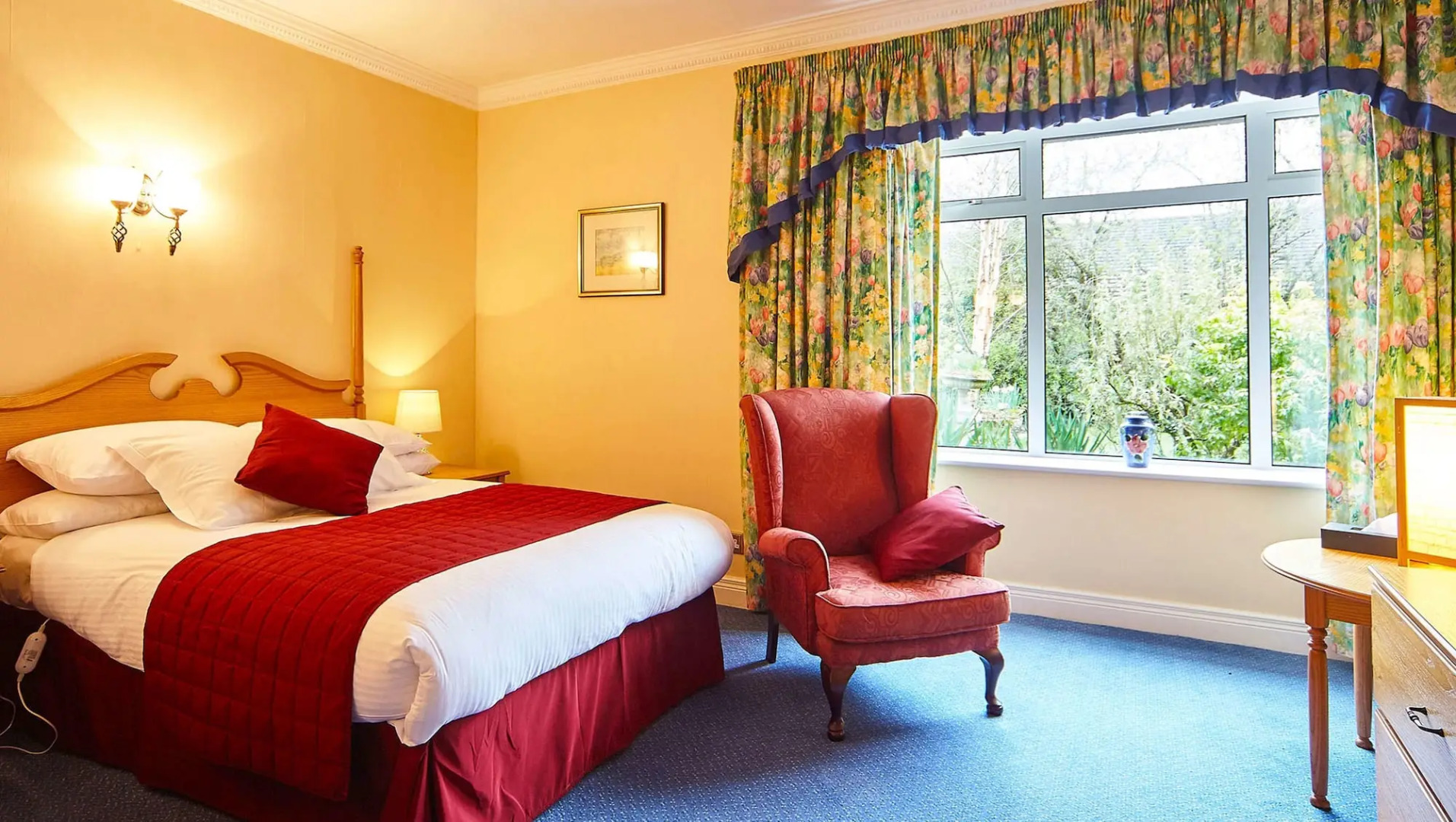 The Cedar Lodge Hotel and Restaurant