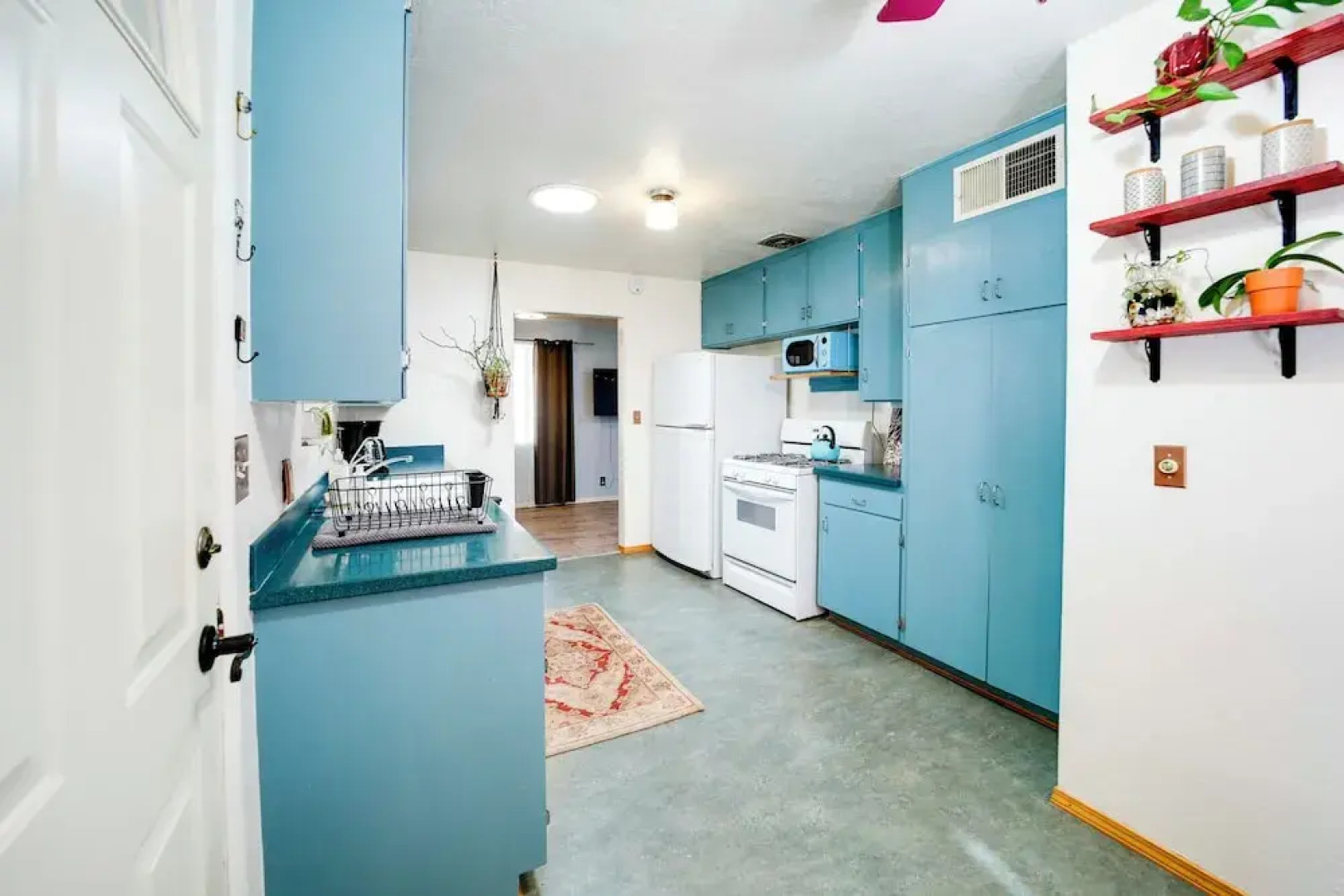 Pet-friendly Cottonwood Home w/ Mountain View!