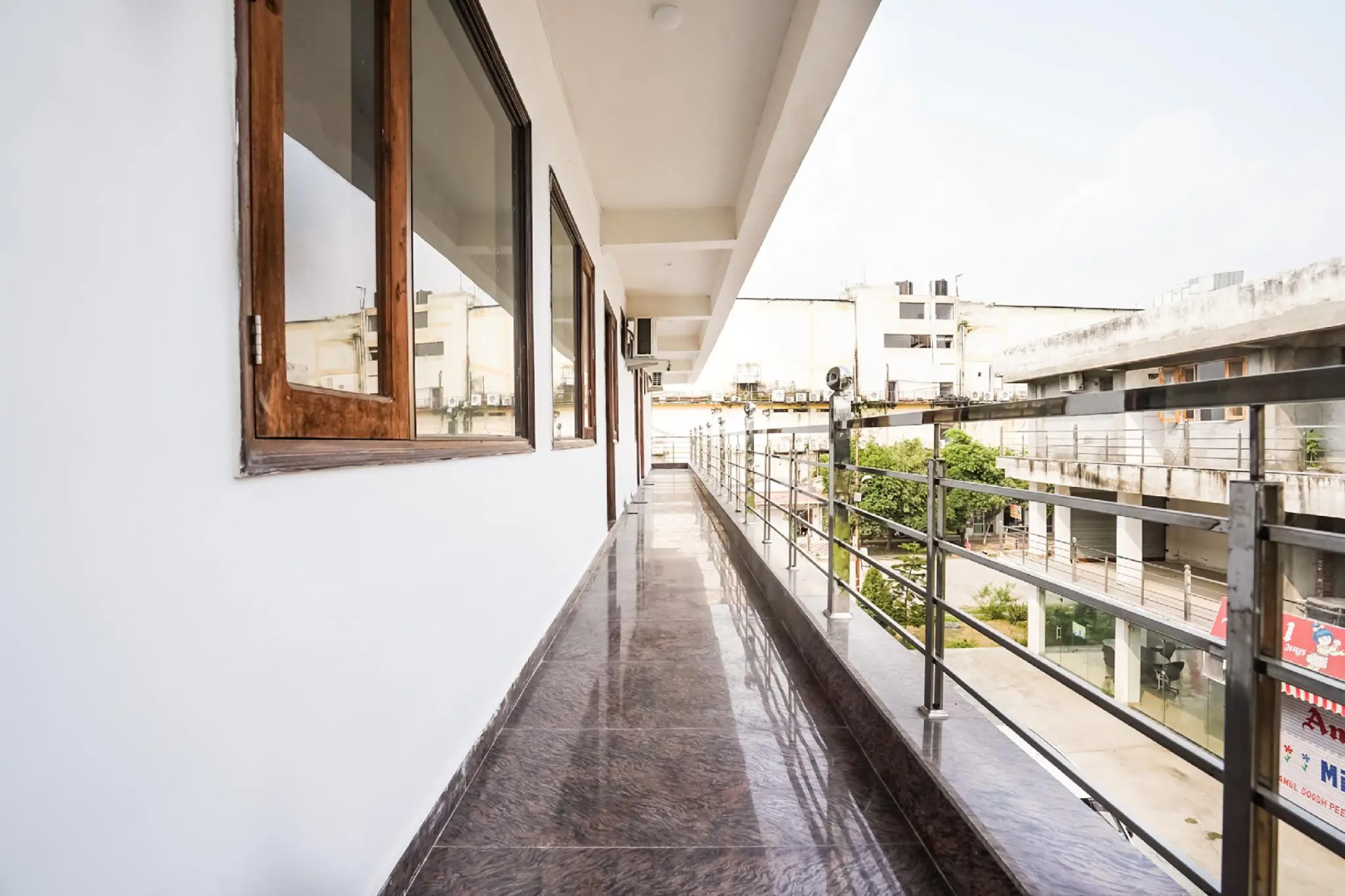 OYO 47011 Paramount Inn