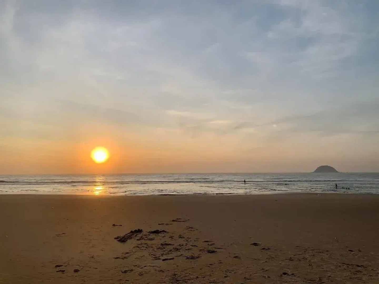 Ruby House, 3 Bedroom Apartment, Beachside