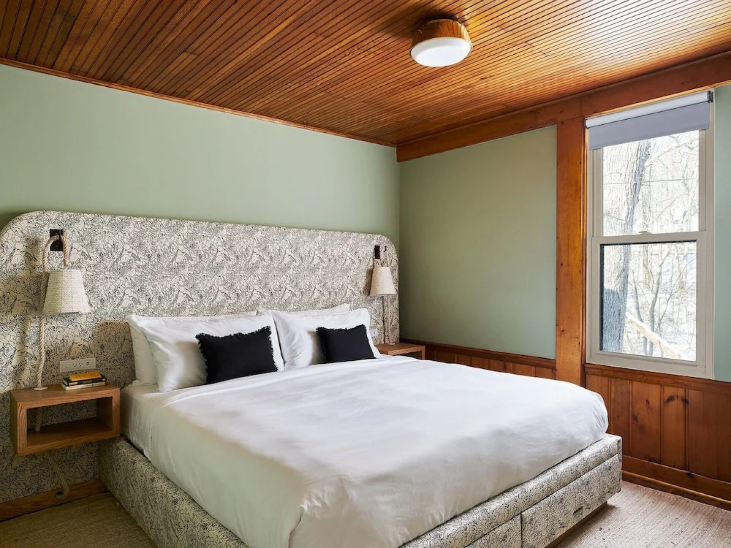 The Neighborhood Hotel - Grand Beach