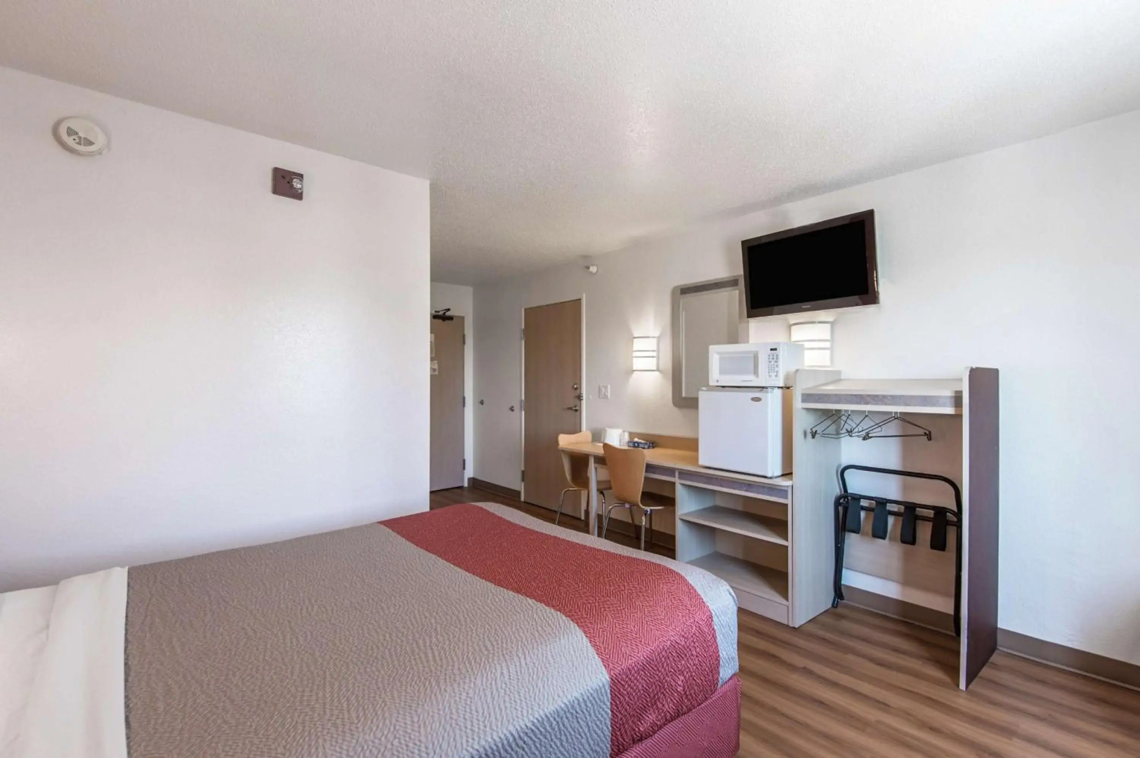 Motel 6 Junction City, KS