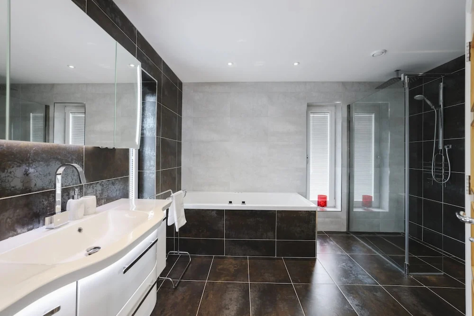 JOIVY Luxurious & Spacious 3Br House With A Hot Tub