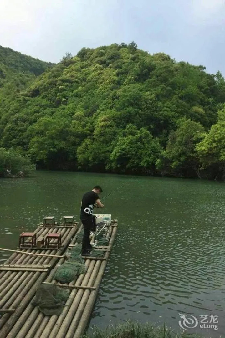 Wuyuan Huayuan Mountain Villa
