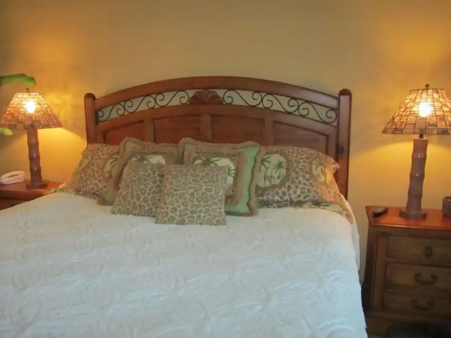 Beach Club Bristol 201 3 Bedroom Condo by RedAwning