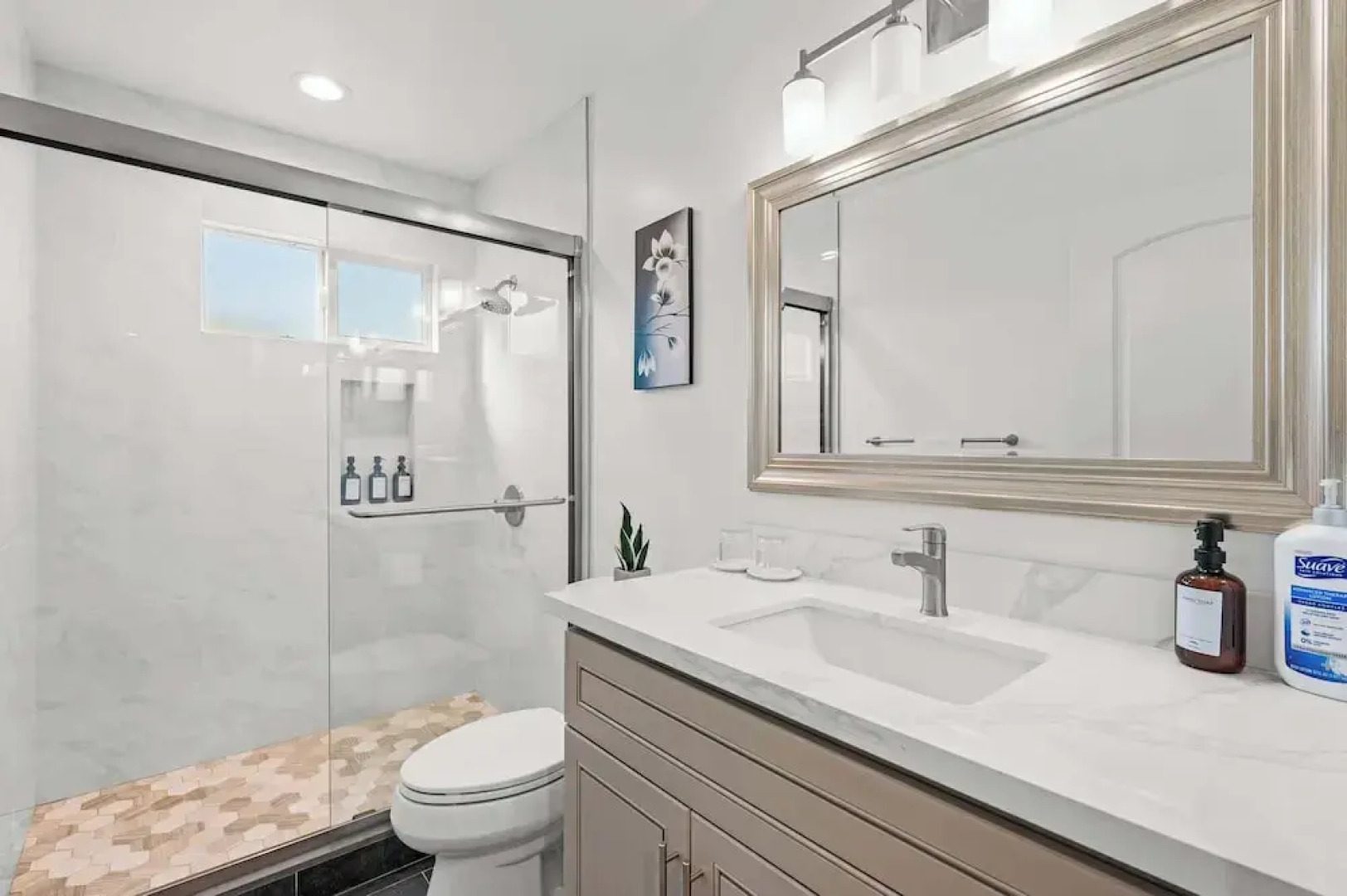 Comfy Retreat With Yard & Cozy Interiors