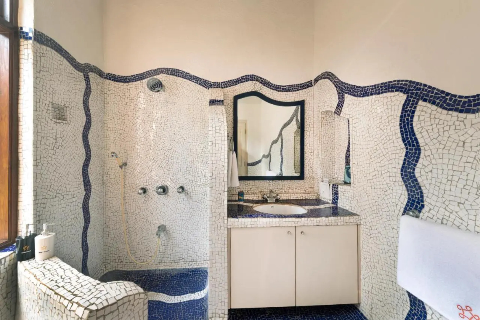 Saffronstays Thalassea, Alibaug