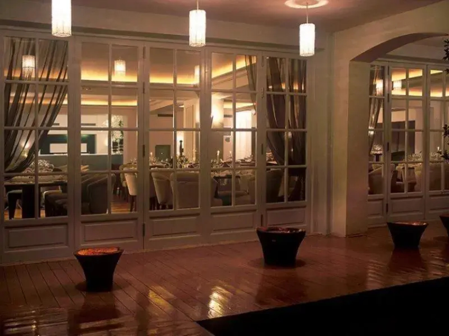 Plaza Vouliagmeni Strand Hotel