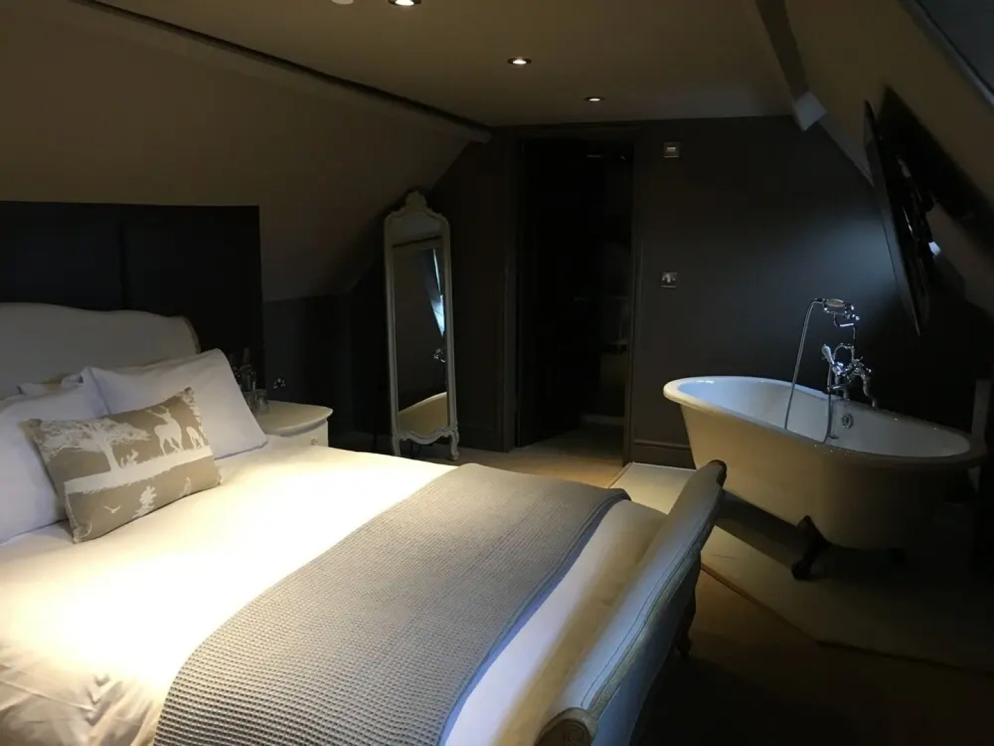 The Lion Hotel - Pub & Restaurant