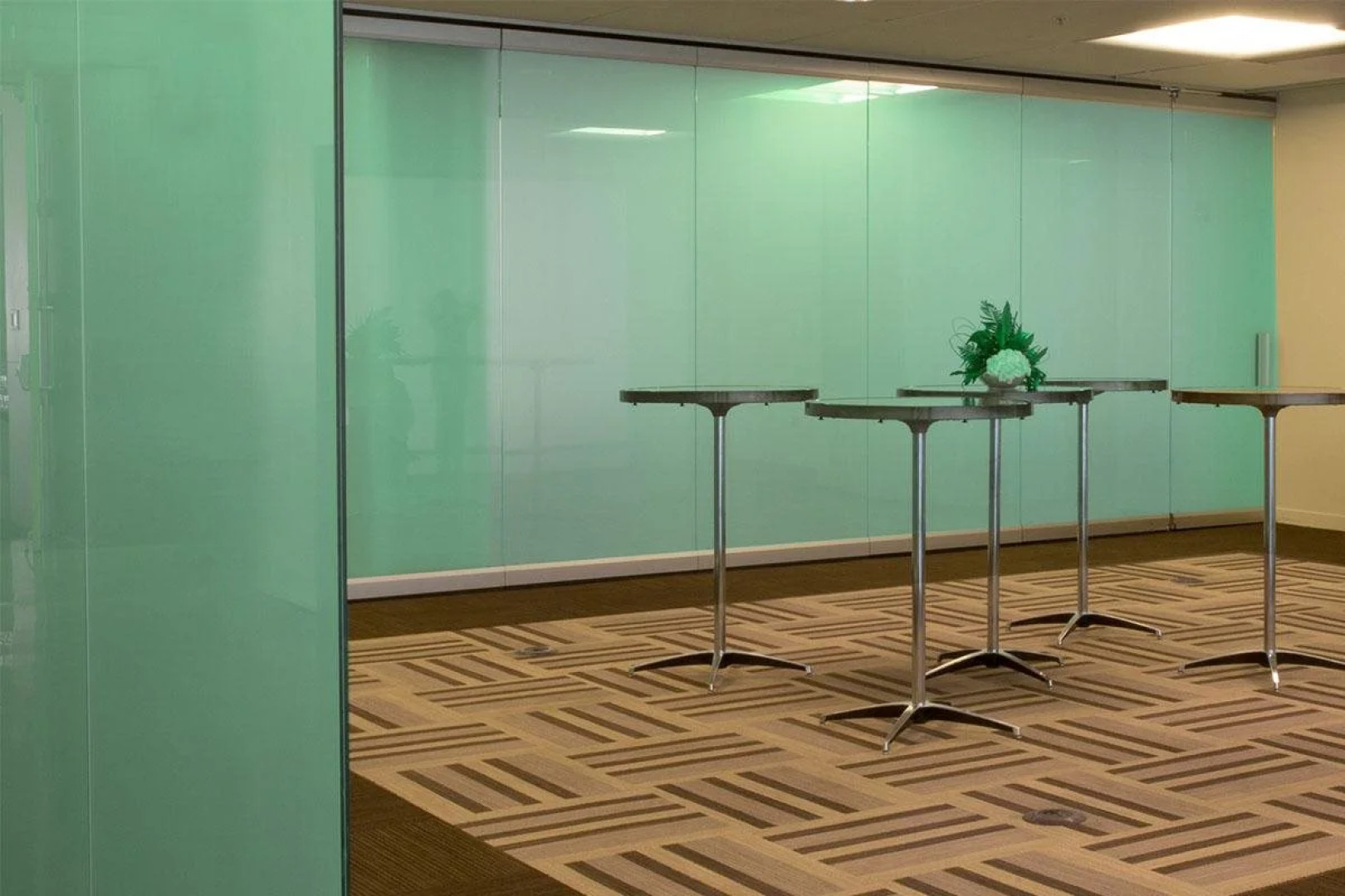 hotelVetro Iowa City, Tapestry Collection by Hilton