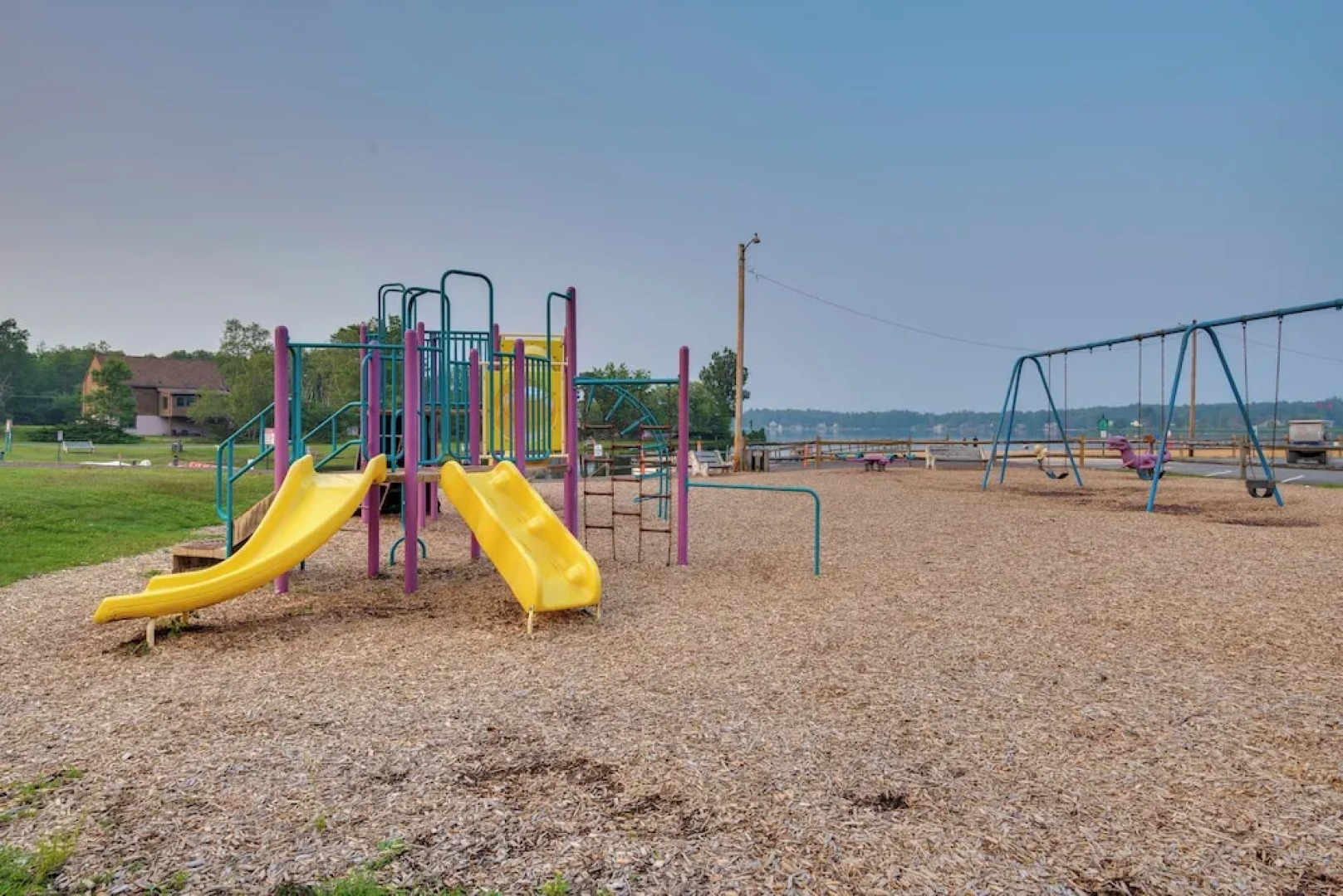 7 Mi to Big Boulder Mtn: Poconos Chalet w/ Hot Tub