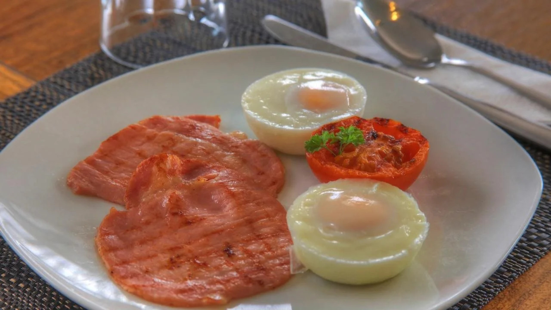 Storm Bay Guest House & Cottage