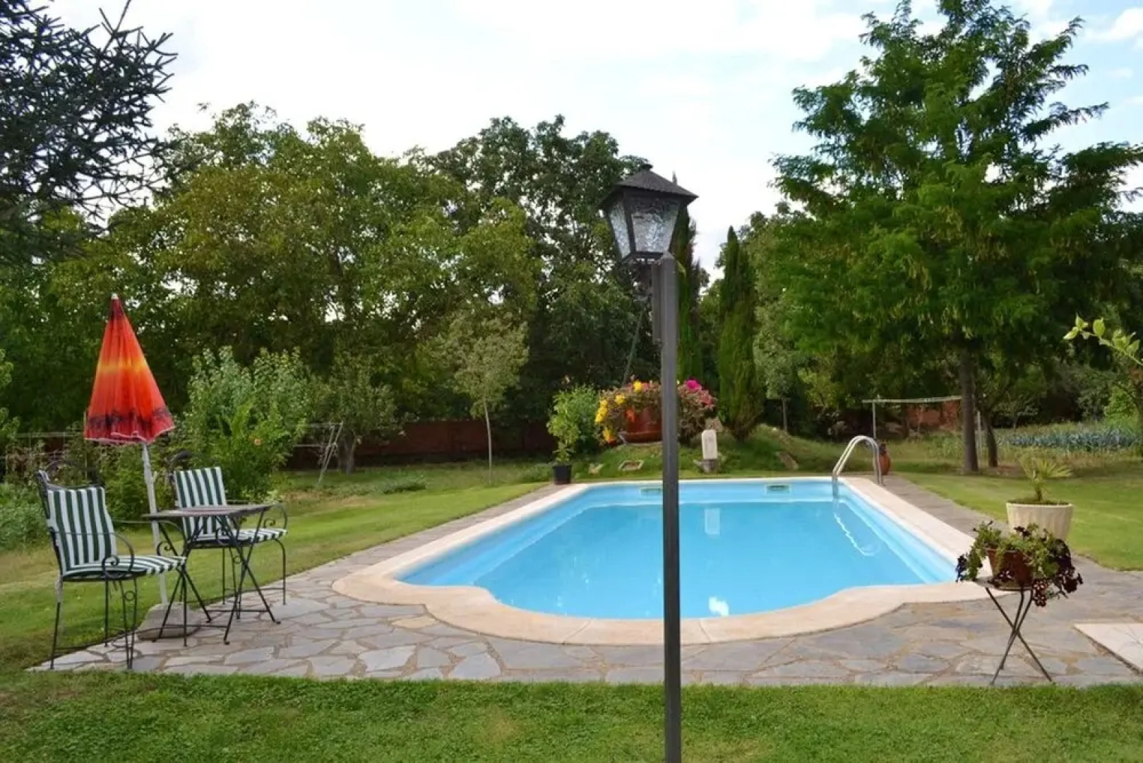 House With 5 Bedrooms in Morales de Rey, With Enclosed Garden and Wifi Near the Slopes