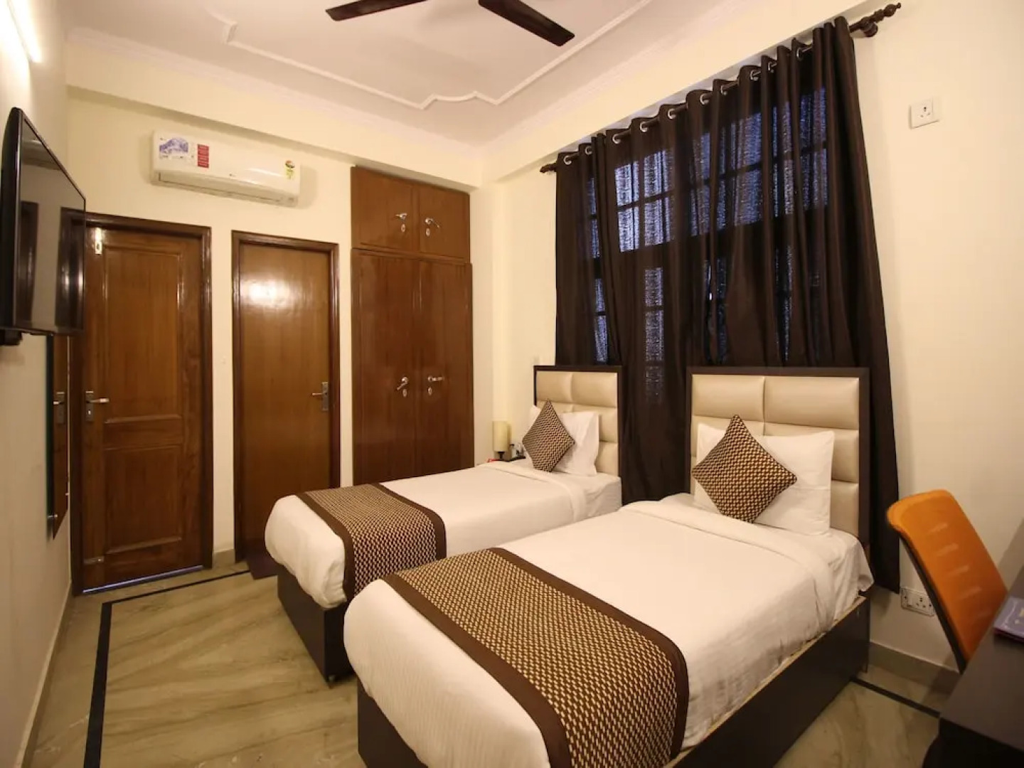 Cosy Tree Rooms by OYO Rooms