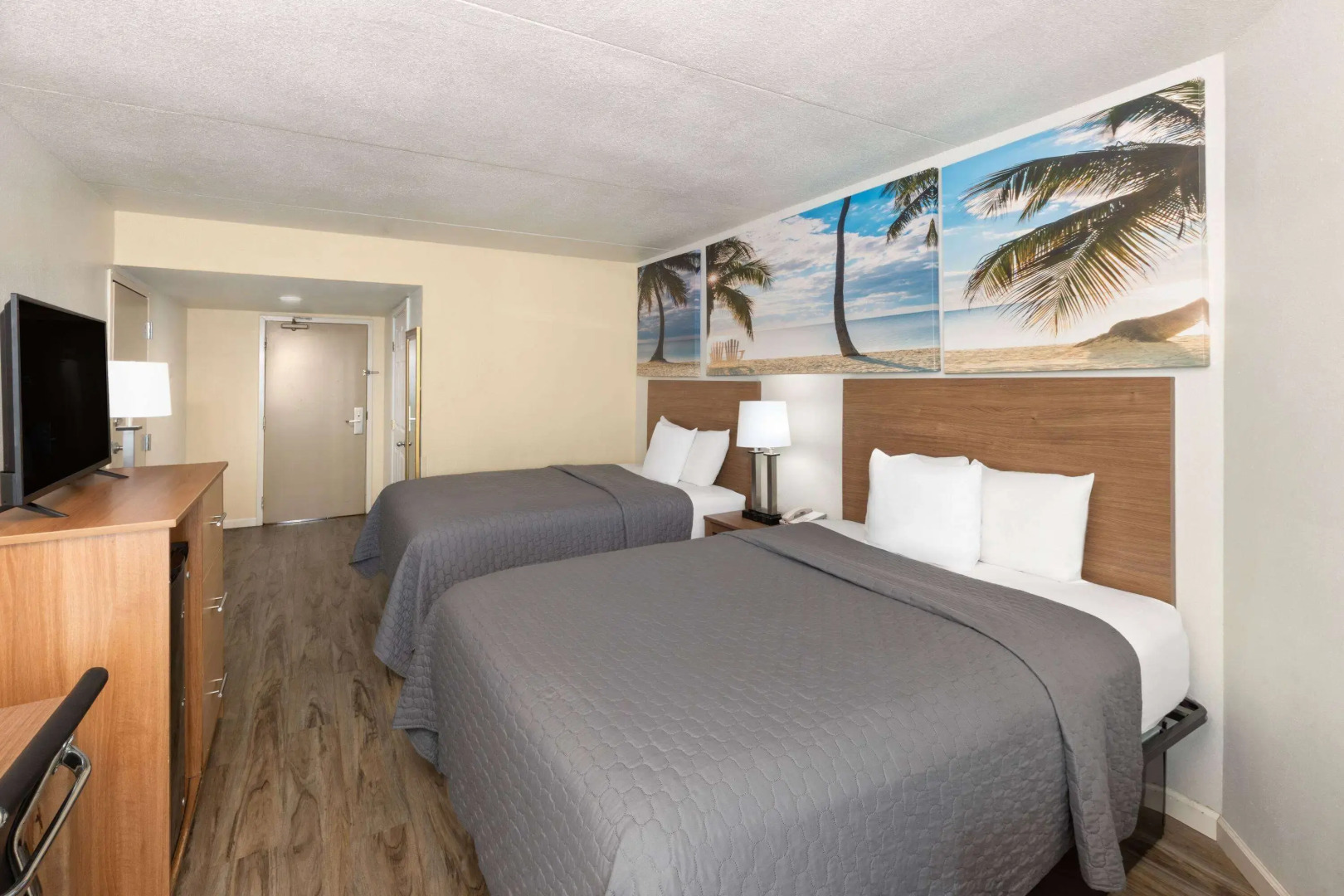 Days Inn by Wyndham Biloxi Beach