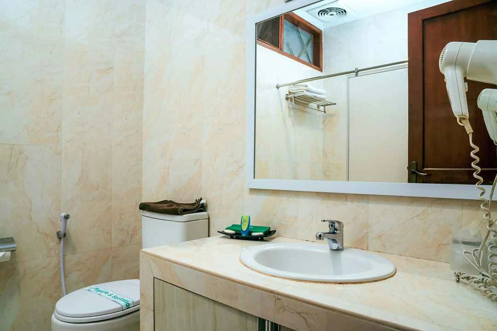 Ahadiat Hotel & Bungalow