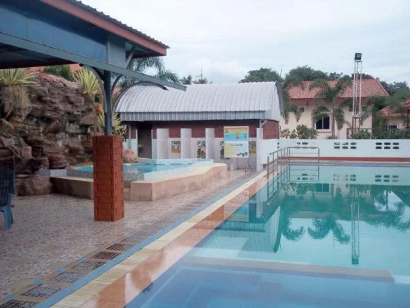 Phromlikhit Sawhanbandal Resort