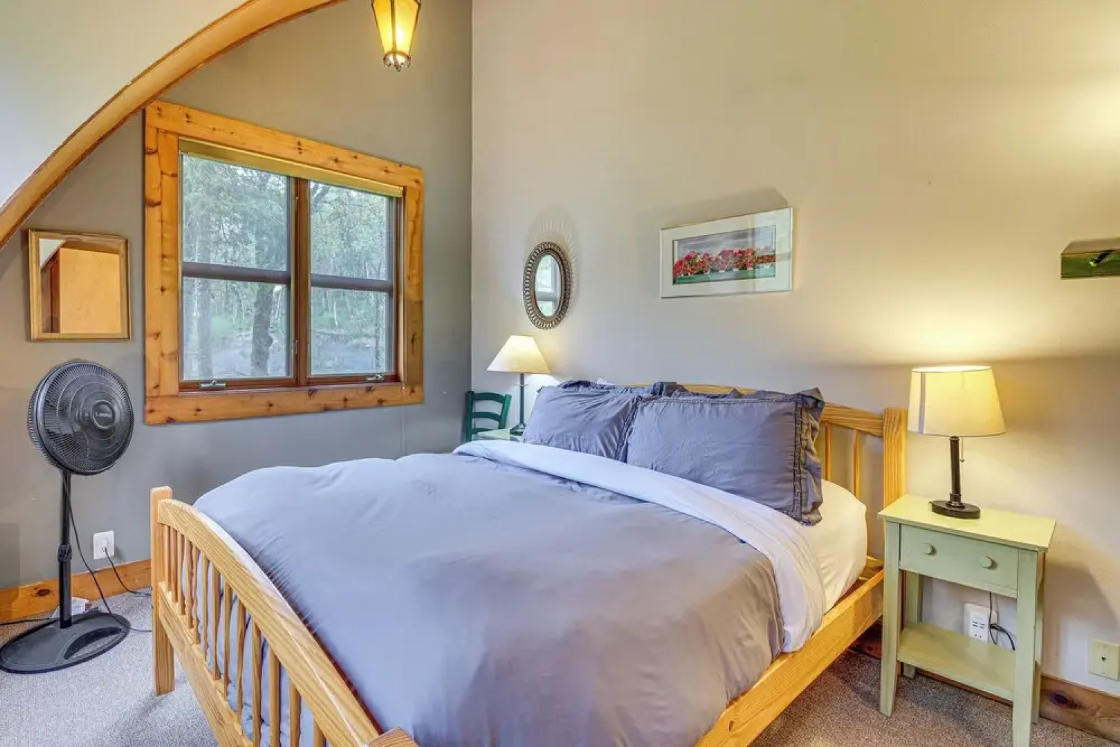 Riverfront Skykomish Cabin w/ Private Hot Tub!