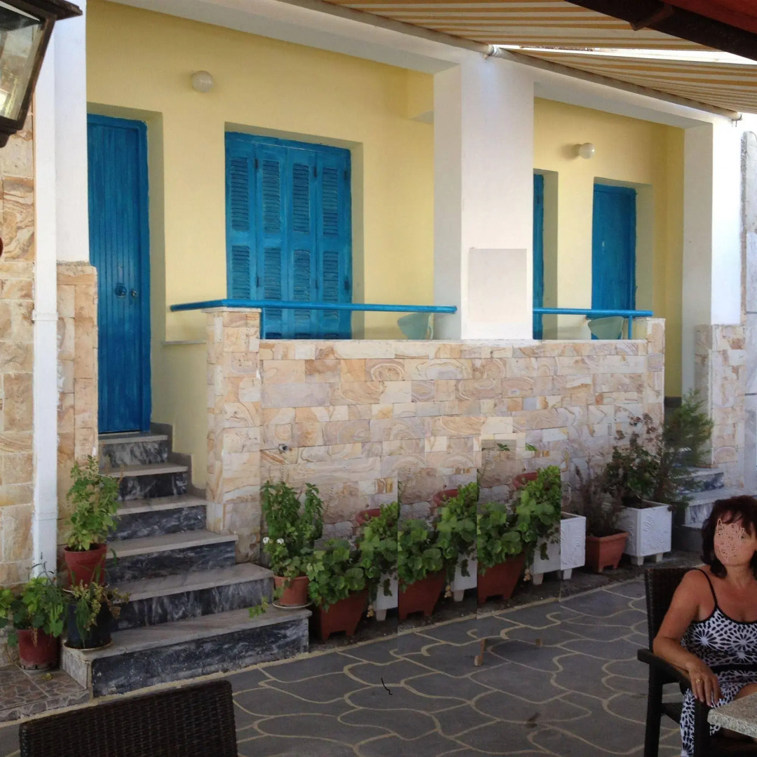 Annoula Studio & Apartments