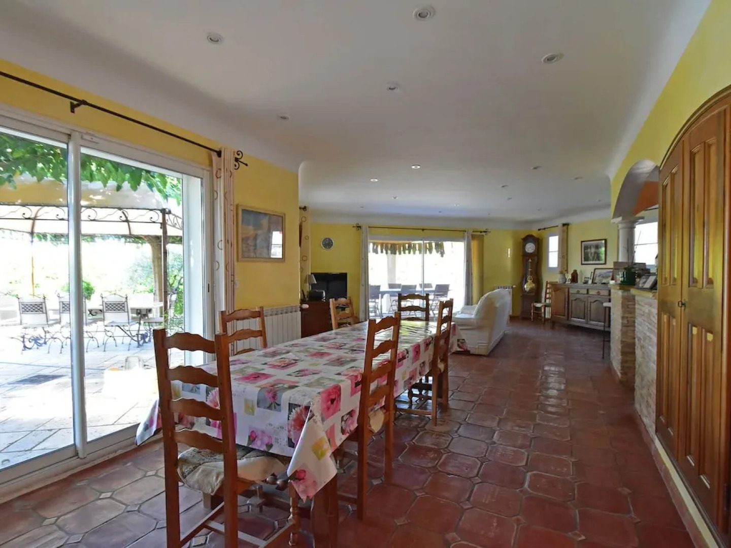 Stunning Villa Near Regusse With Private Swimming Pool