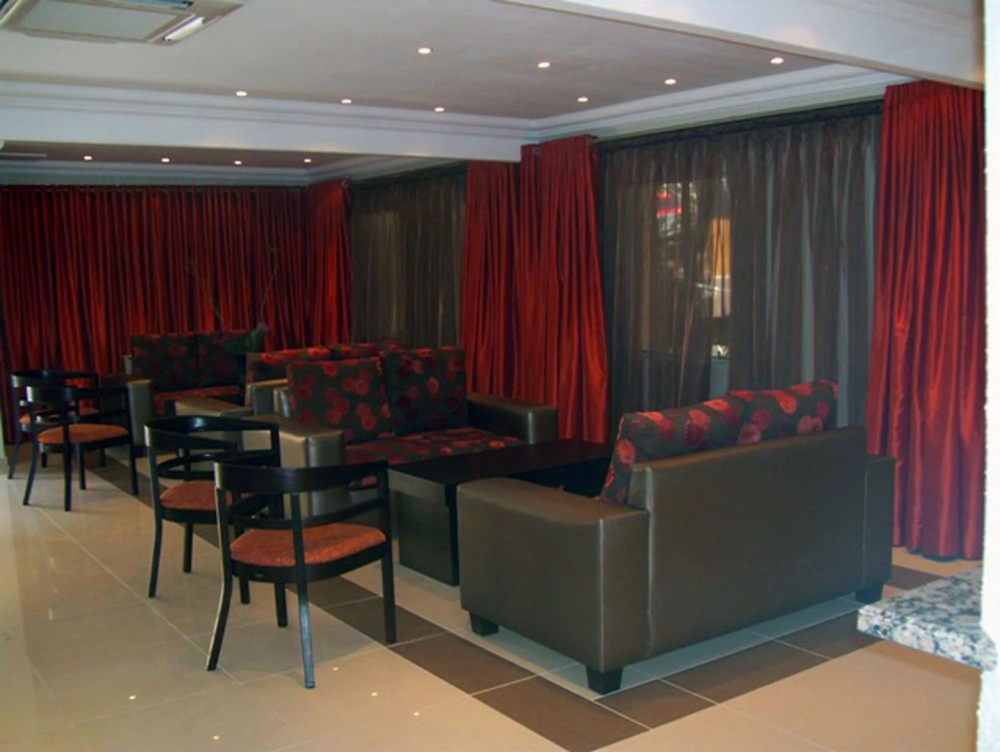 Safari Hotel & Convention Centre