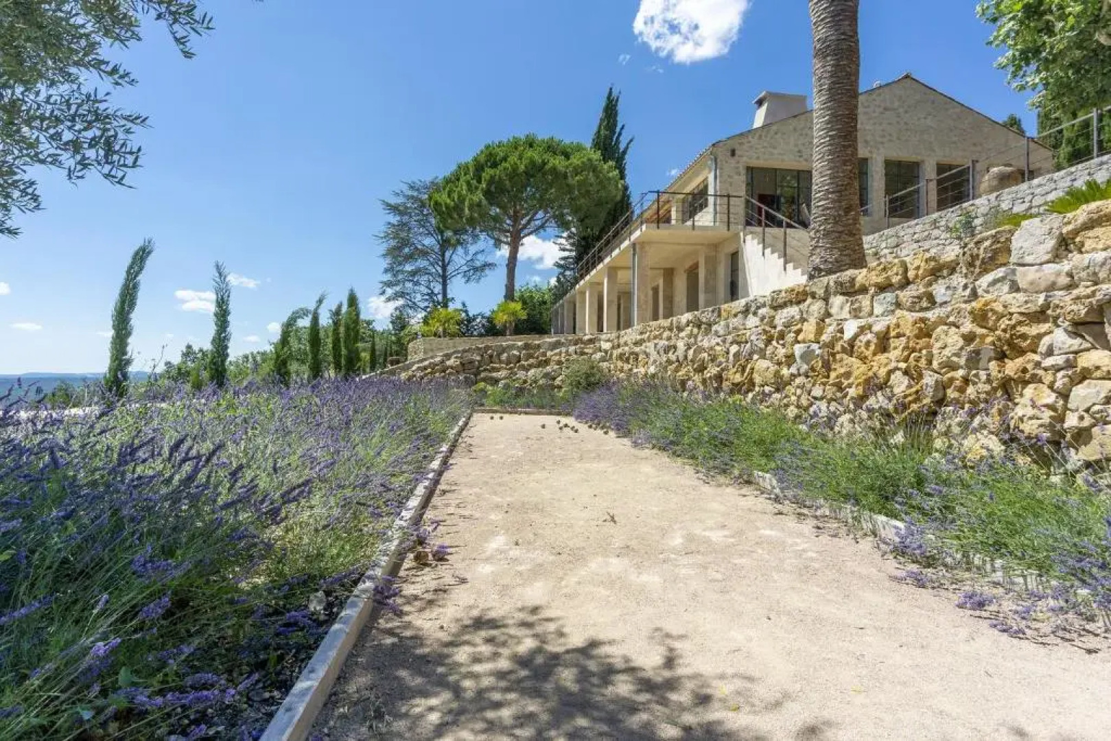 The Scandinavian Bastide, sleeps up till 12, extra guest house sleeps 4