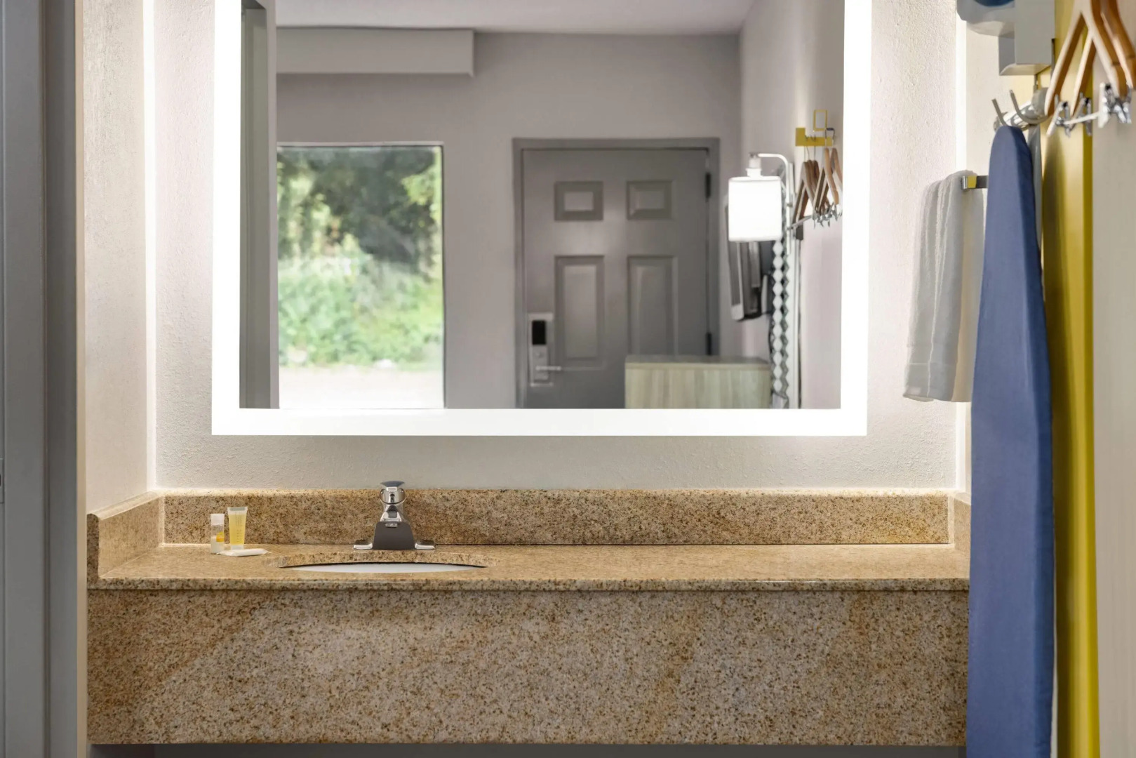 Days Inn by Wyndham Blythewood North Columbia