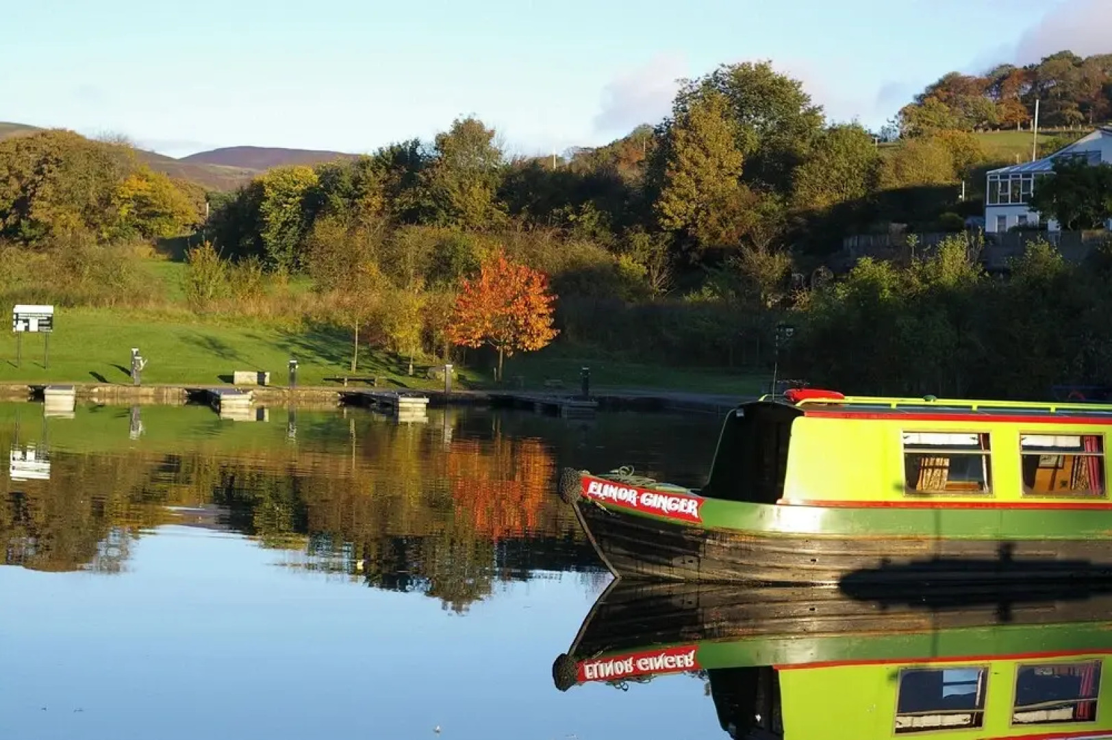 Stone - Boat - Sleeps 6 - Pet Friendly - 85ws