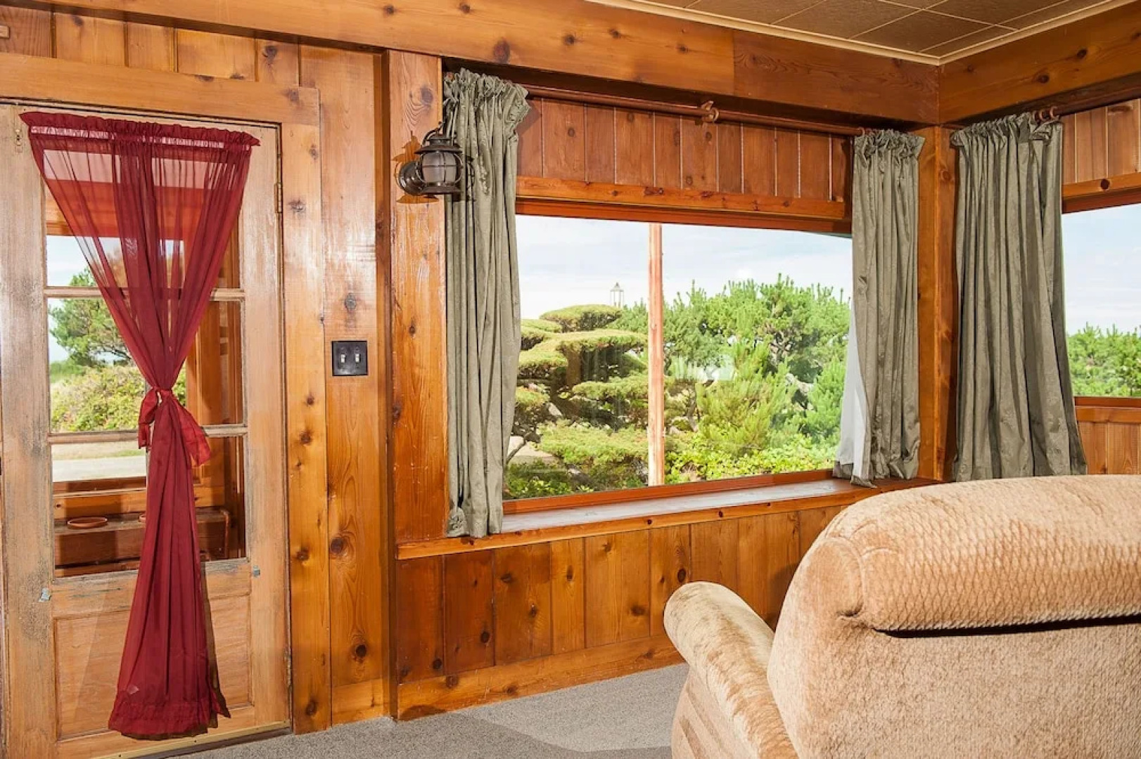 The Tides 4 Br home by RedAwning