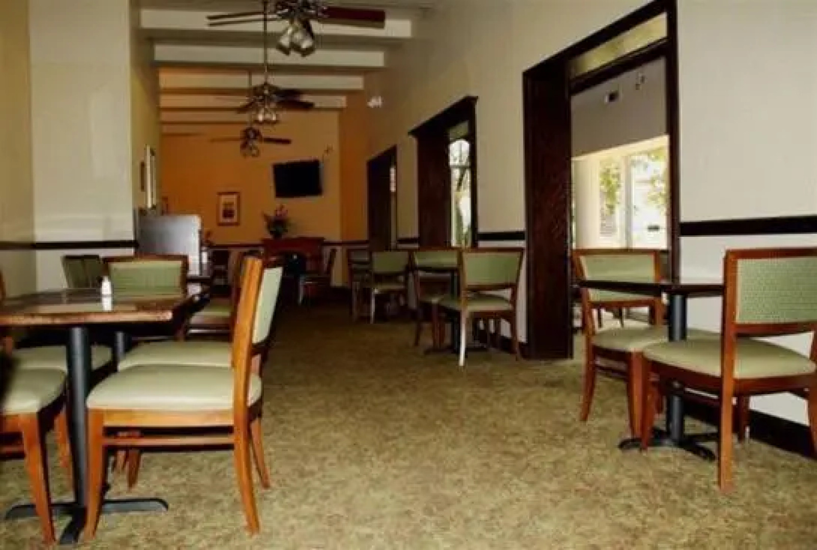 Amberley Suite Hotel