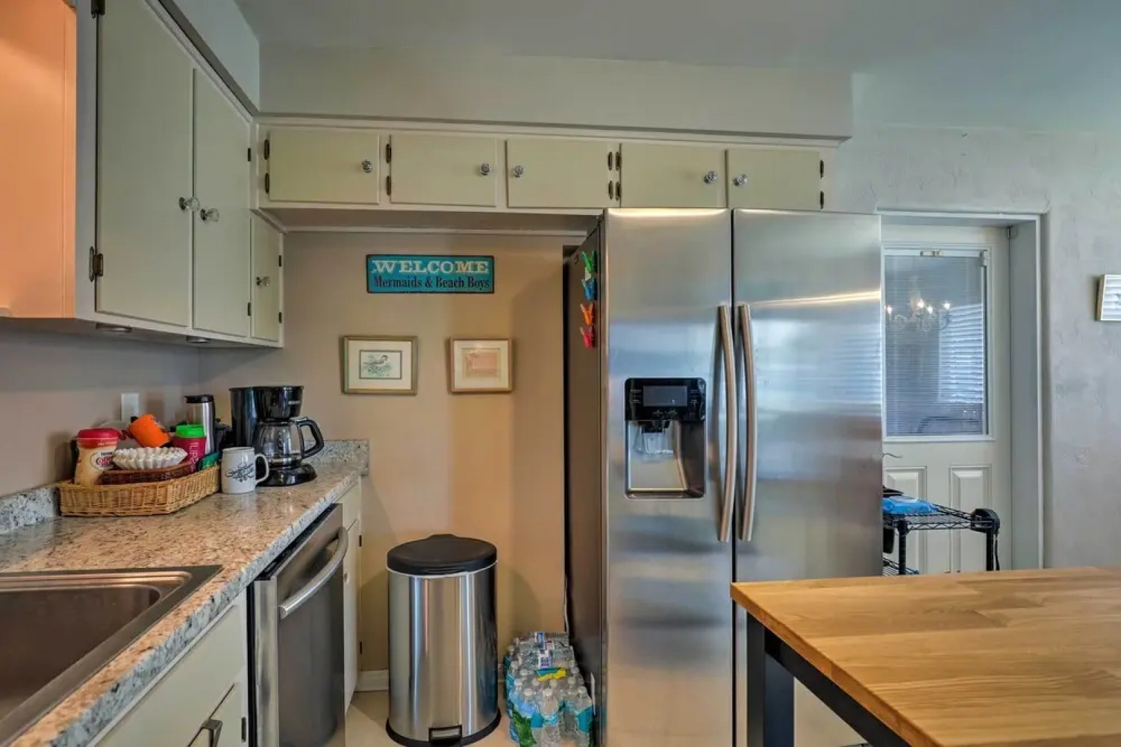 Ormond Beach Home: Screened Porch, Walk to Beach!