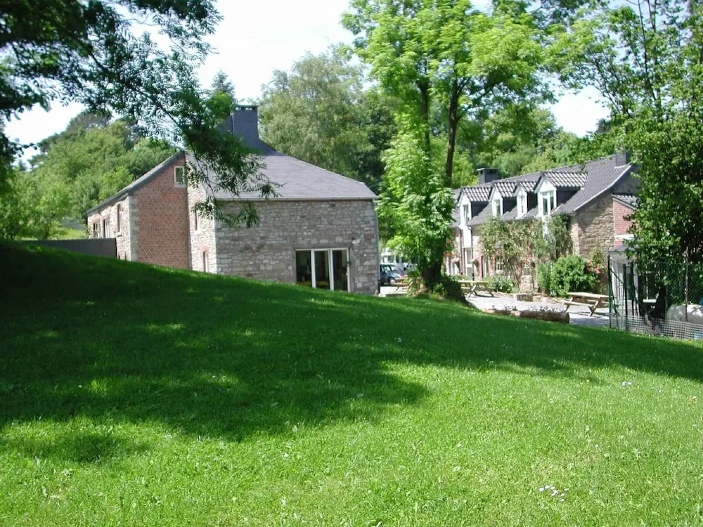 Romantic Cottage in Ferrières With Barbecue