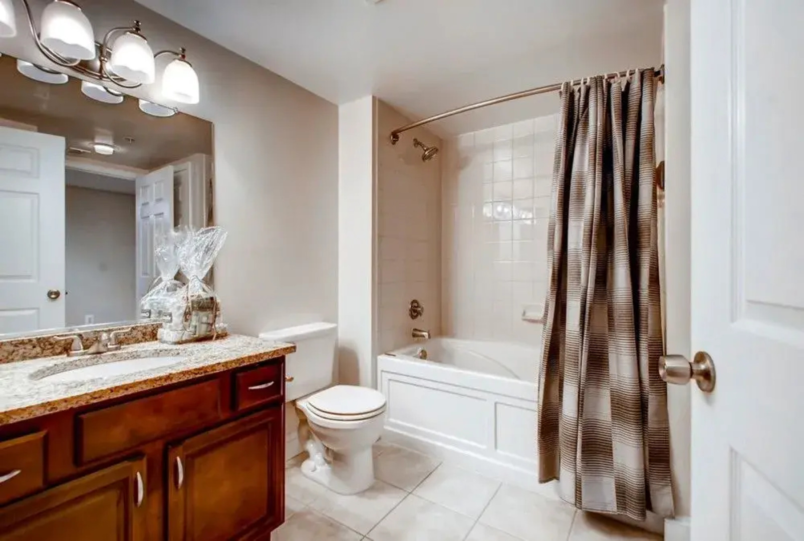 Global Luxury Suites at UCONN Downtown  Stamford