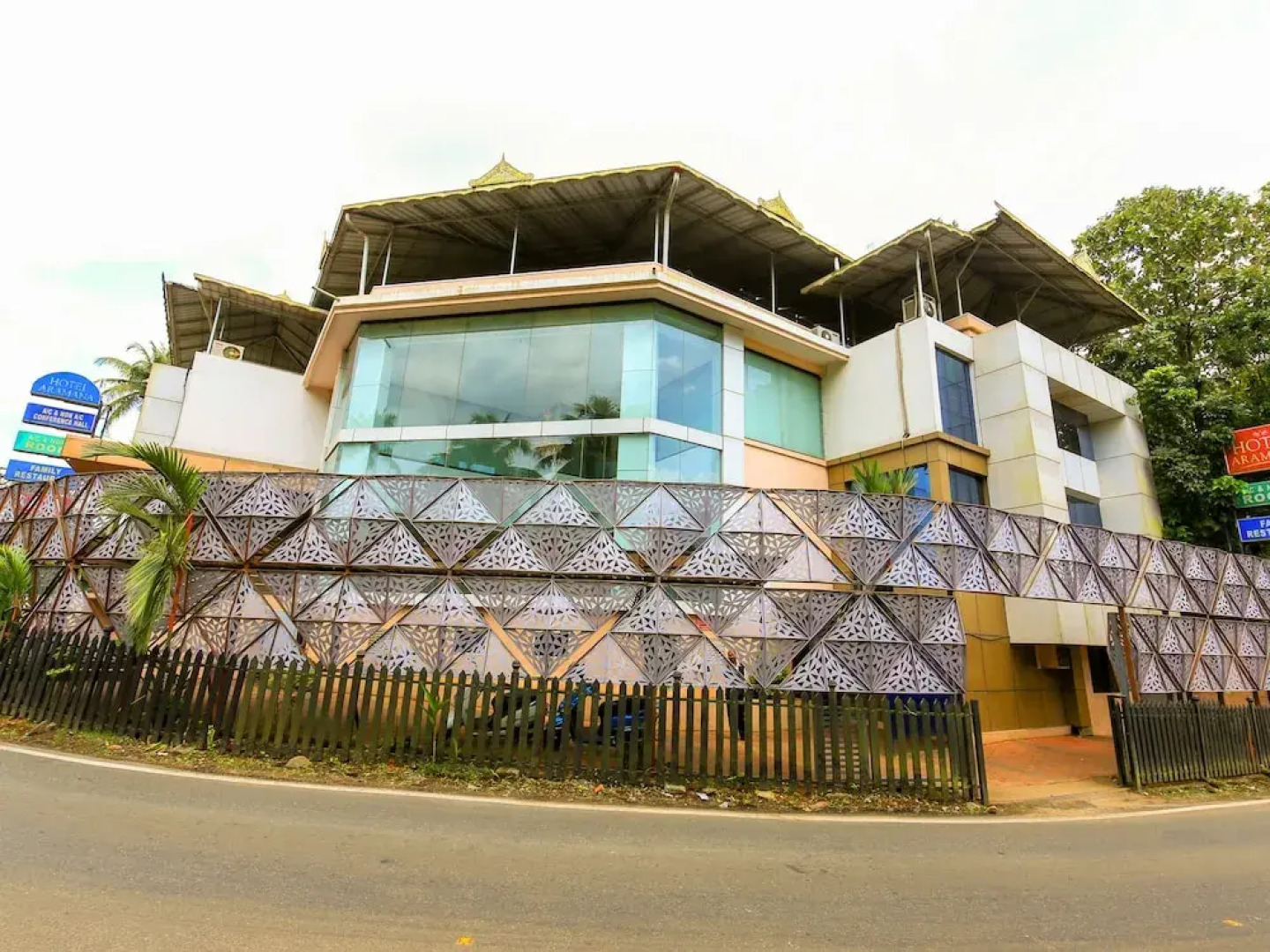 OYO 22050 Aramana Hotel