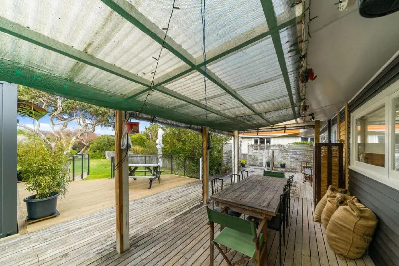 Calapso Cottage - Waikanae Beach Holiday Home