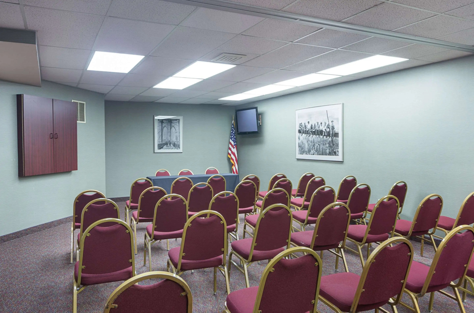 Quality Suites Lansing West