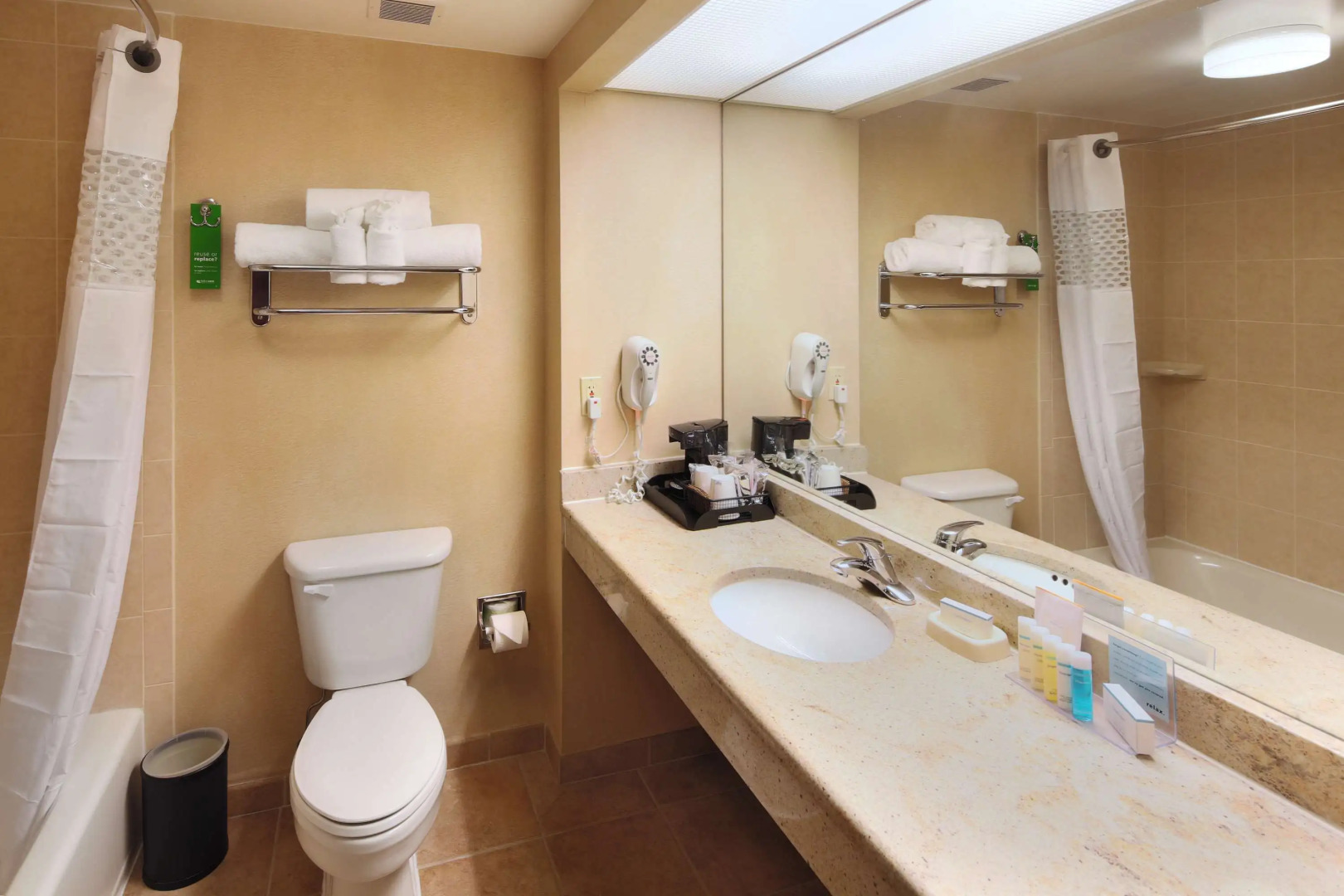 Hampton Inn & Suites Arlington Crystal City DCA