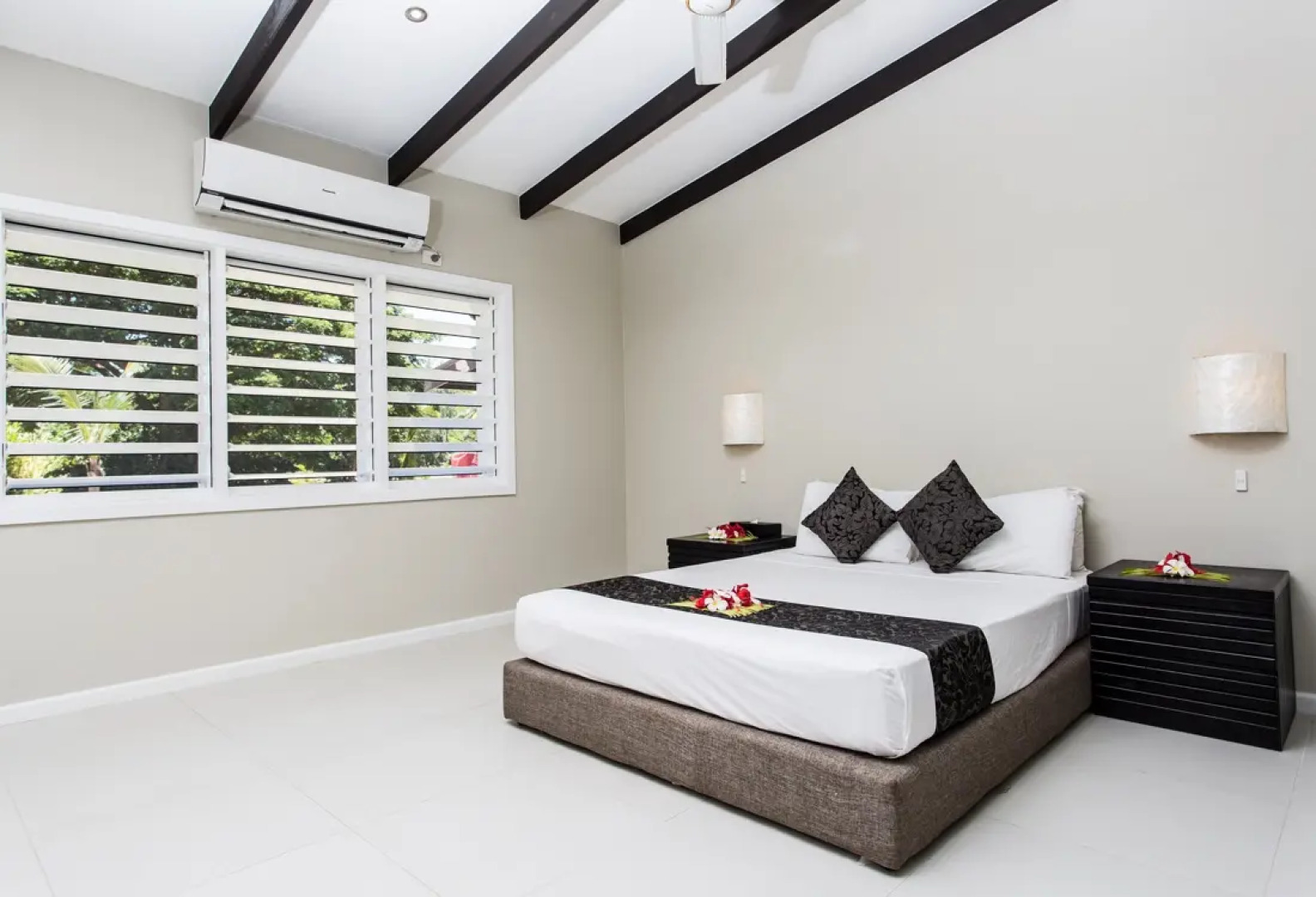 Plantation Island Resort