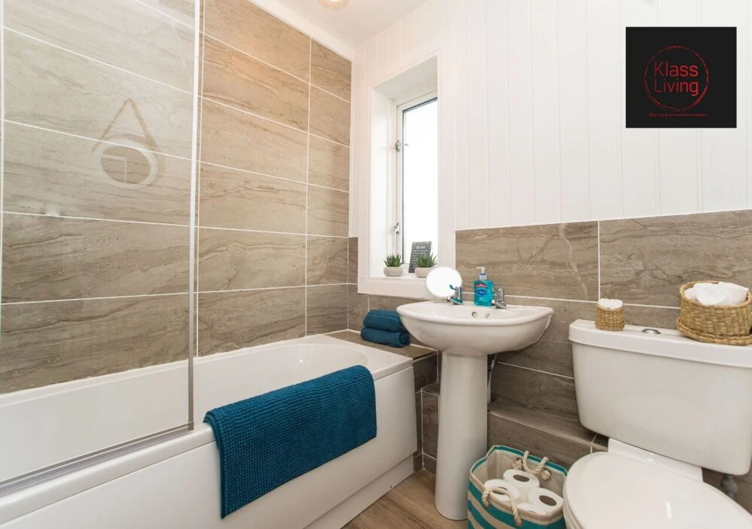 Two Bedroom House by Klass Living Serviced Accommodation Hamilton - Kenmar House With Parking & WiFi