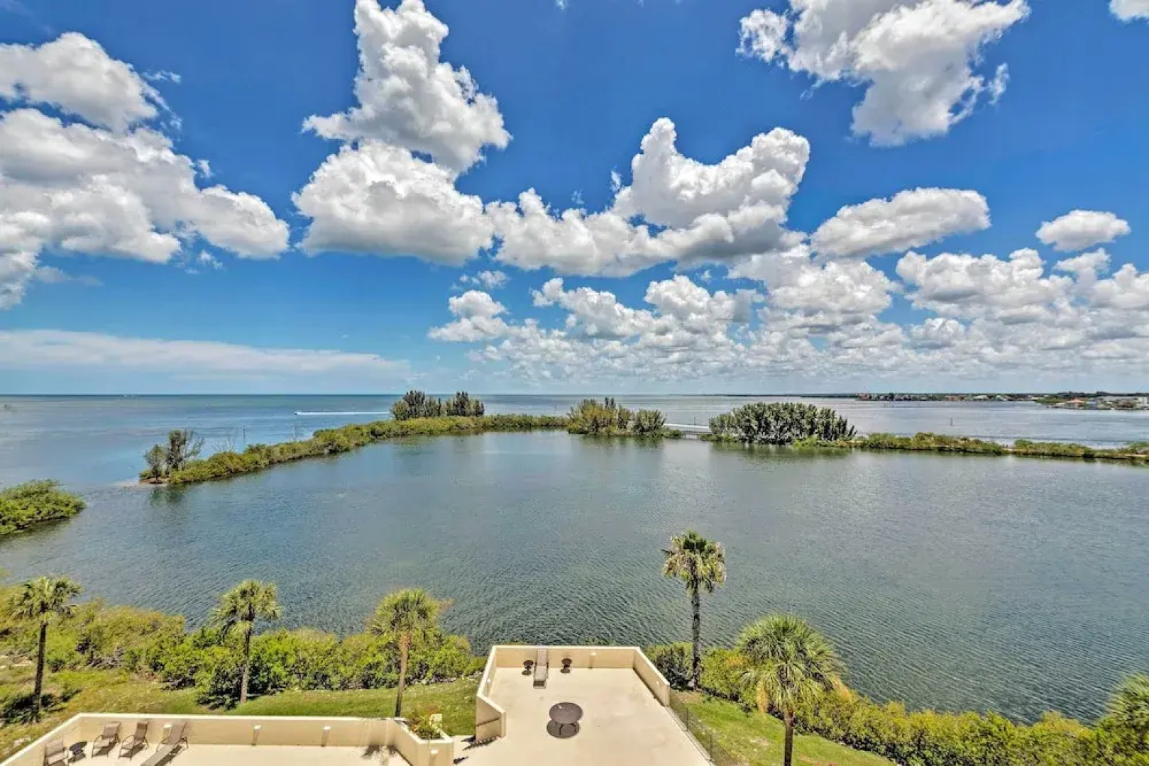 Modern Waterfront Hudson Condo w/ Resort Pool!