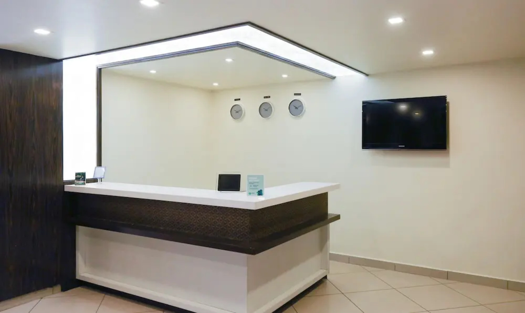 Itsy Hotels N Square