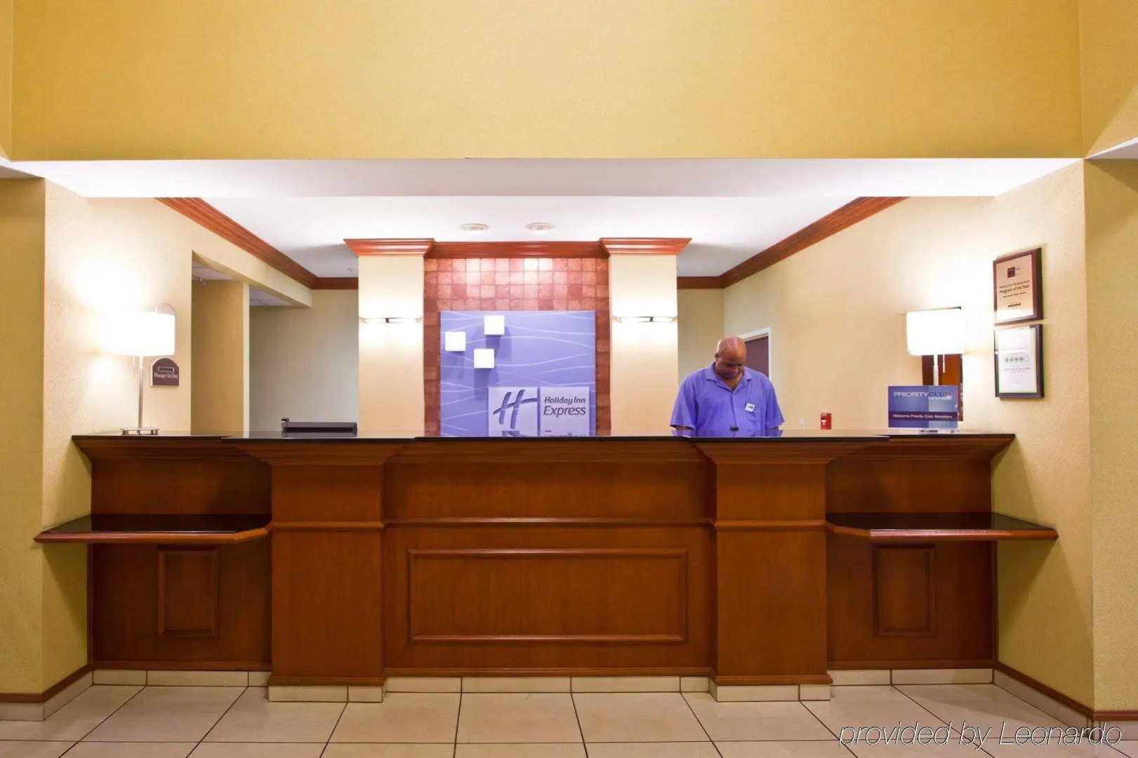 Holiday Inn Express Hotel & Suites Tampa-Fairgrounds-Casino by IHG